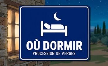 Panneau bleu avec un lit et une lune, portant le texte «Où dormir · Procession de Verges».