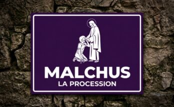 Malchus agenouillé devant Jésus sur un panneau violet «Malchus · La Procession».