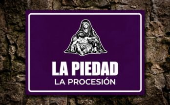María sostiene el cuerpo de Jesús en un cartel morado «La Piedad · La Procesión».
