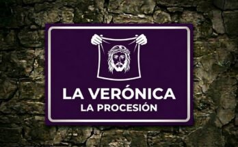 Rostro de Jesús en el velo sostenido por dos manos en un cartel morado «La Verónica · La Procesión».