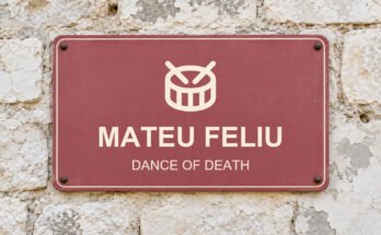 Dusty-rose sign on a limestone wall reading “MATEU FELIU”, with a pictogram.